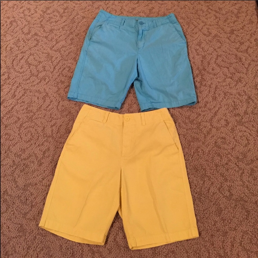 LIKE NEW MENS SIZE 32 WAIST SHORTS 2 pairs 1 ship